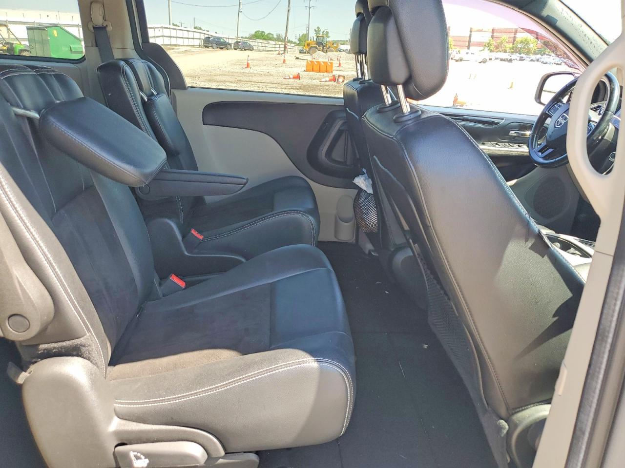 Dodge Caravan Sxt