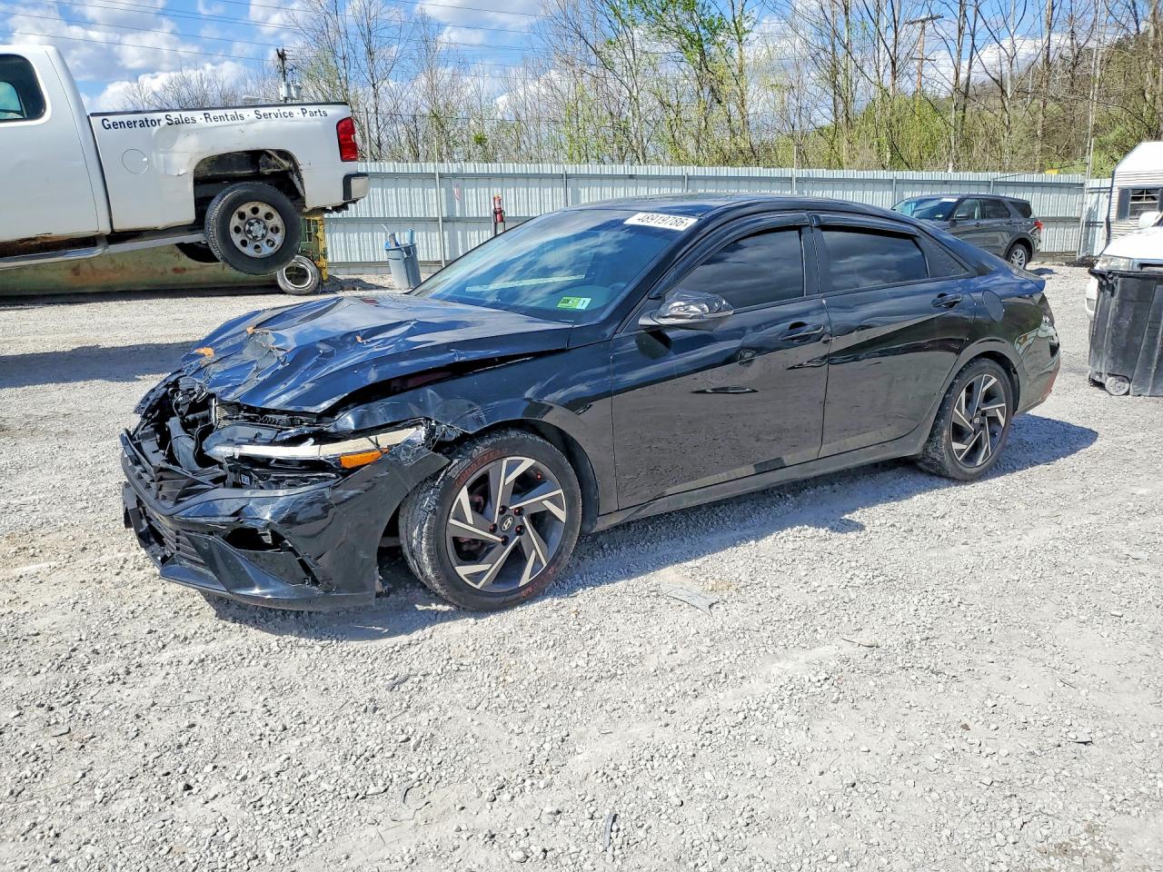 Salvage Hyundai ELANTRA Image
