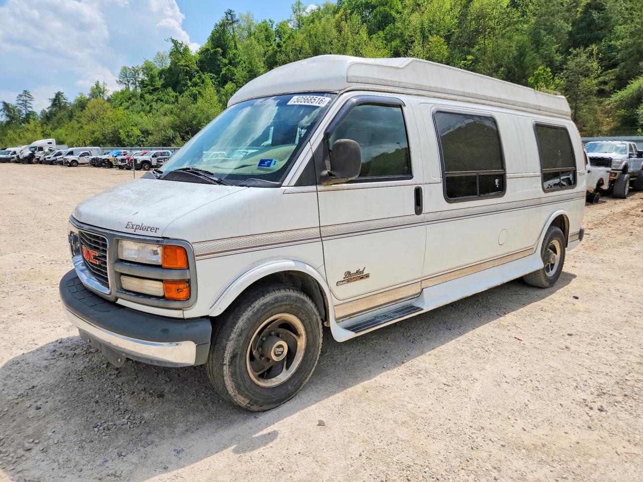 Salvage GMC Savana Image