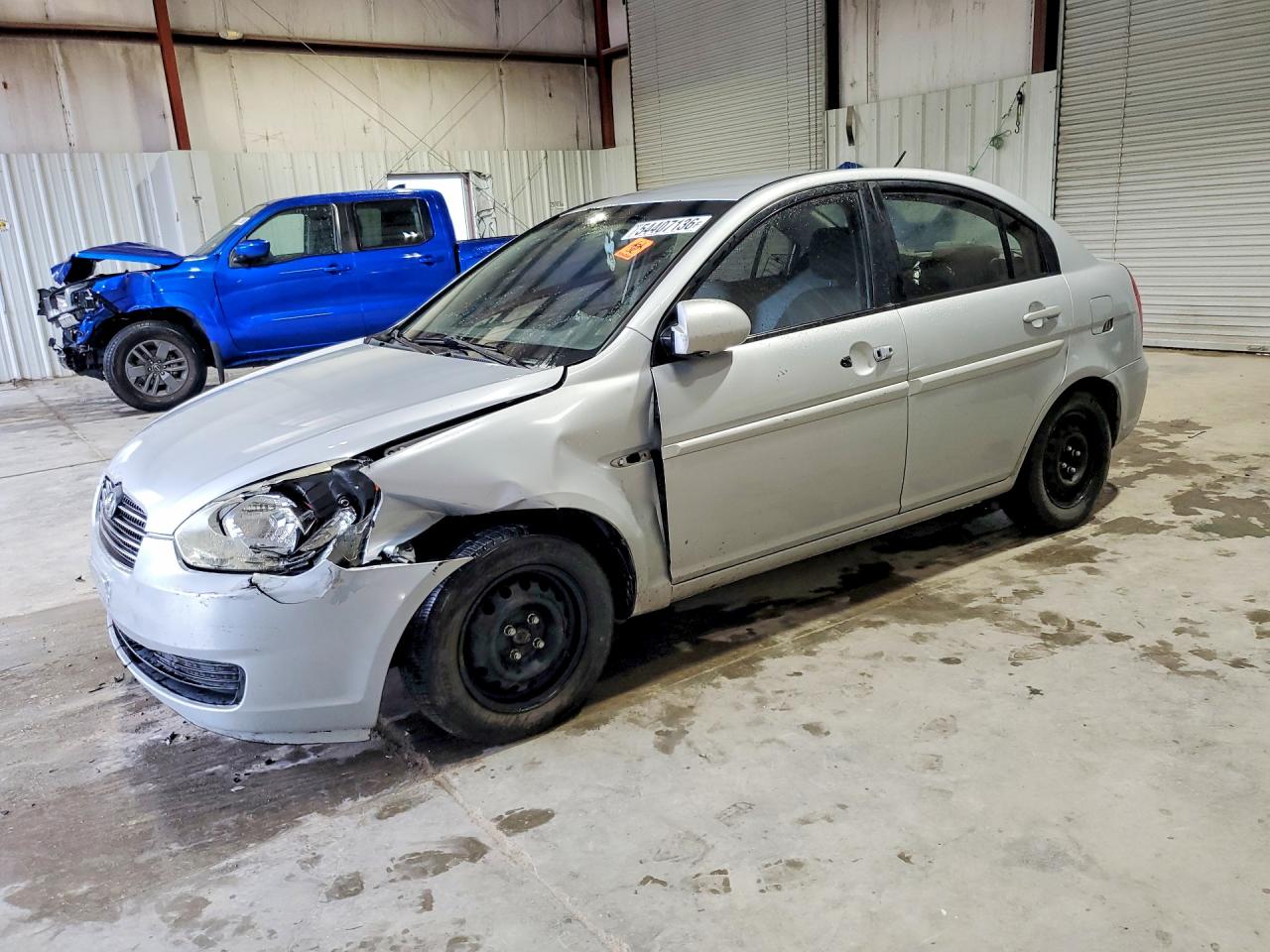 Salvage Hyundai ACCENT Image