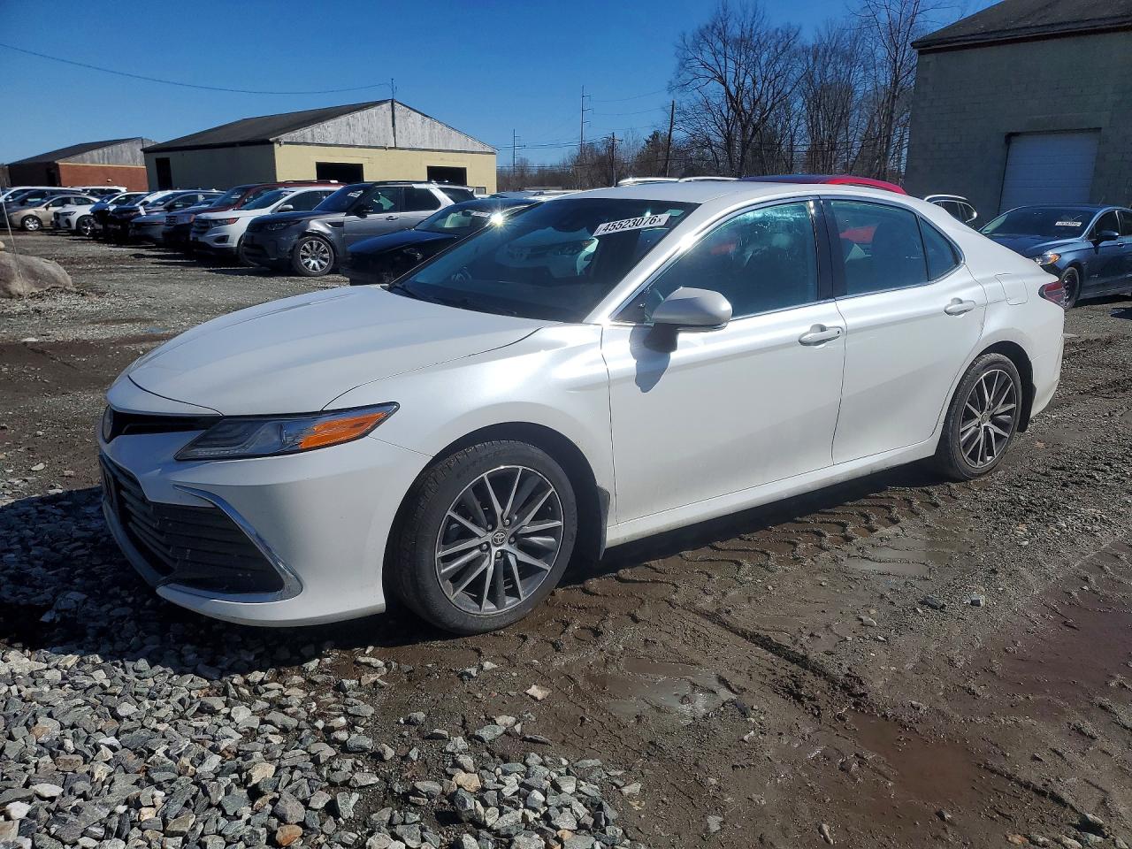 Salvage Toyota Camry Image