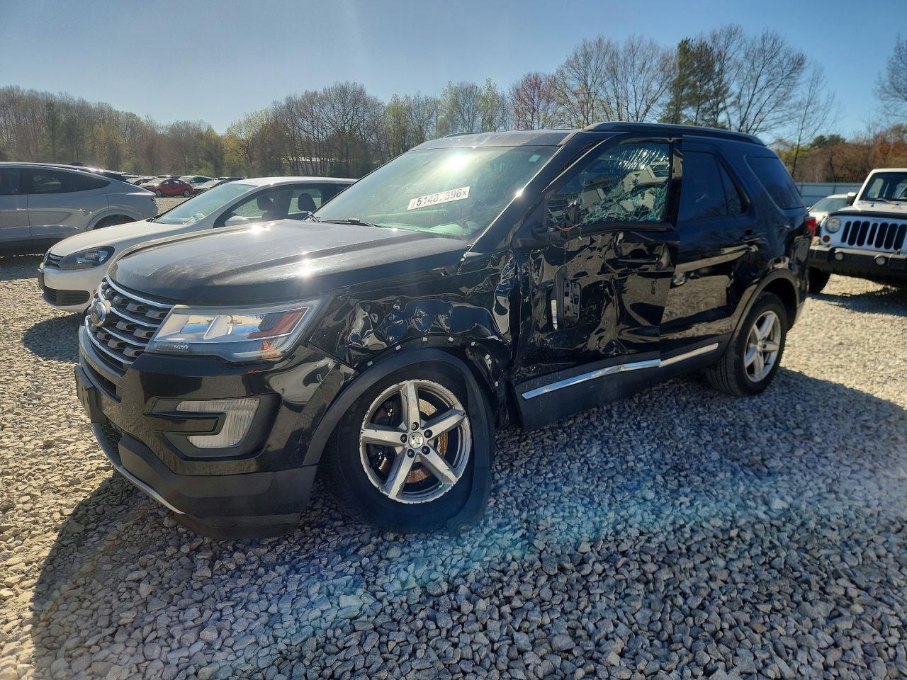 Salvage Ford Explorer Image