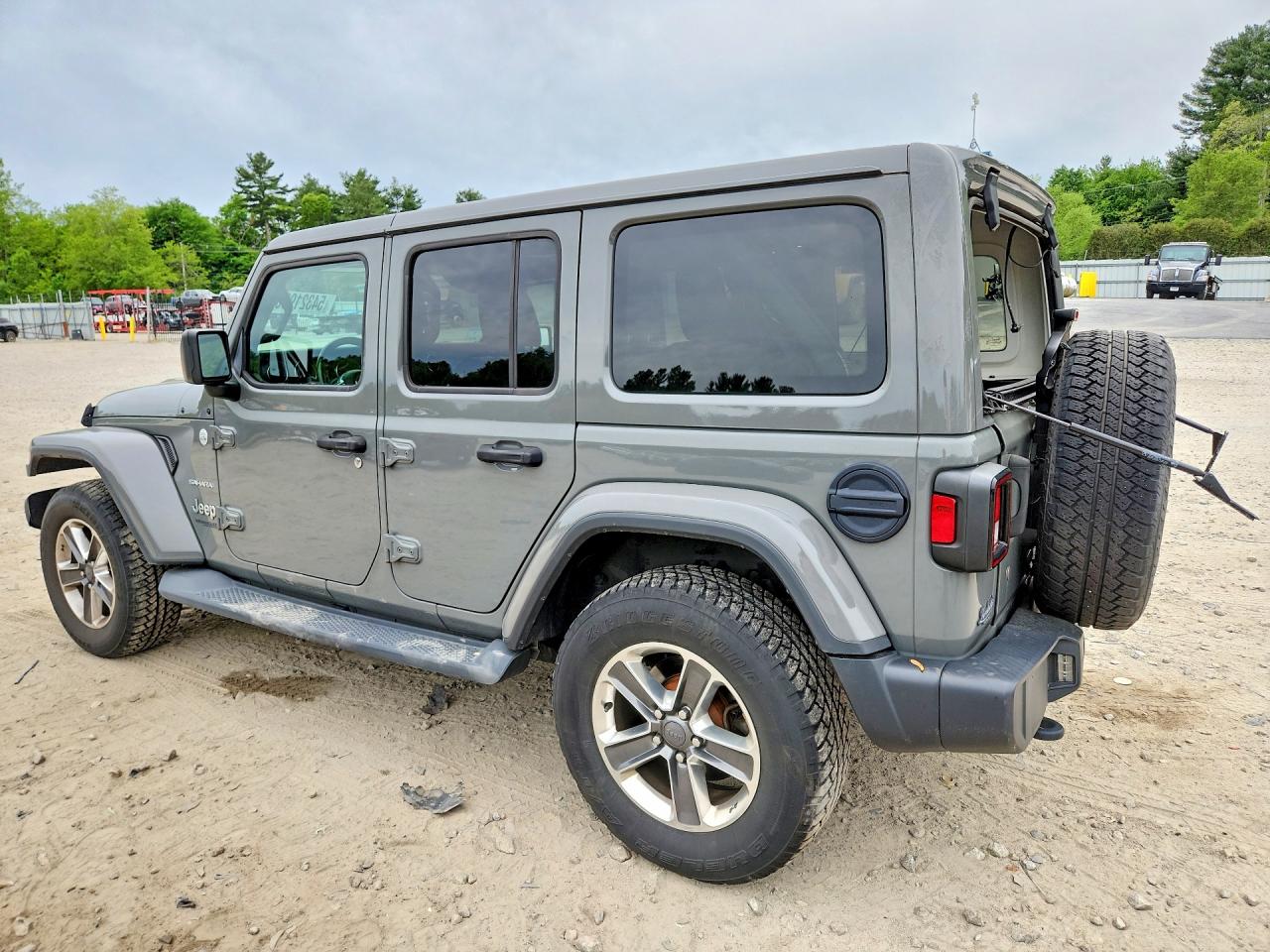 Jeep Wrangler Sahara