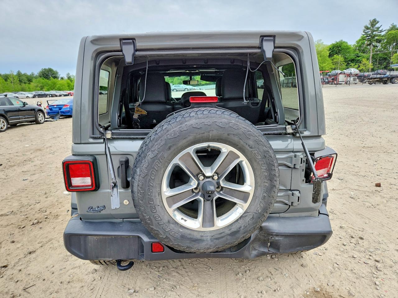 Jeep Wrangler Sahara