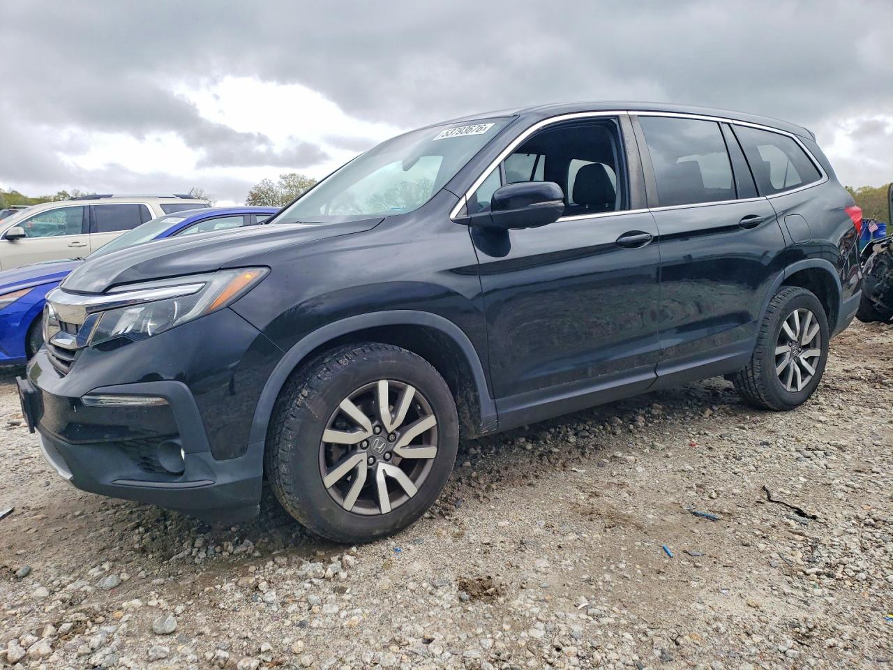 Salvage Honda Pilot Image