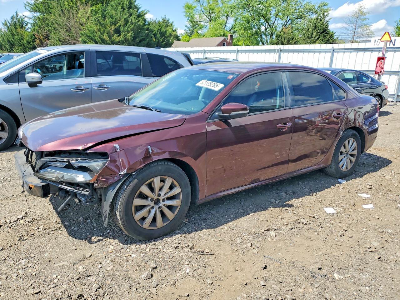 Salvage Volkswagen Passat Image