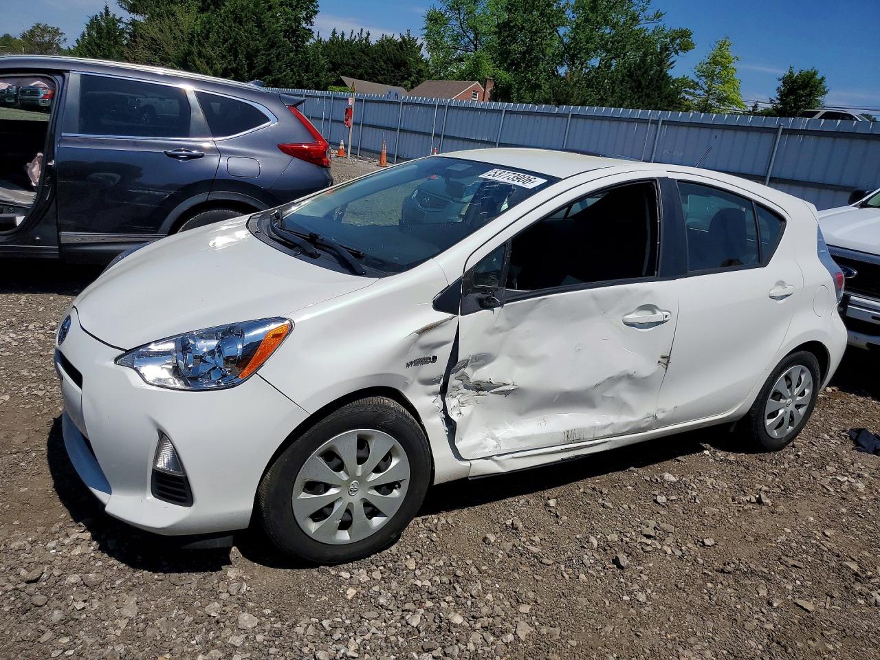 Salvage Toyota Prius Image
