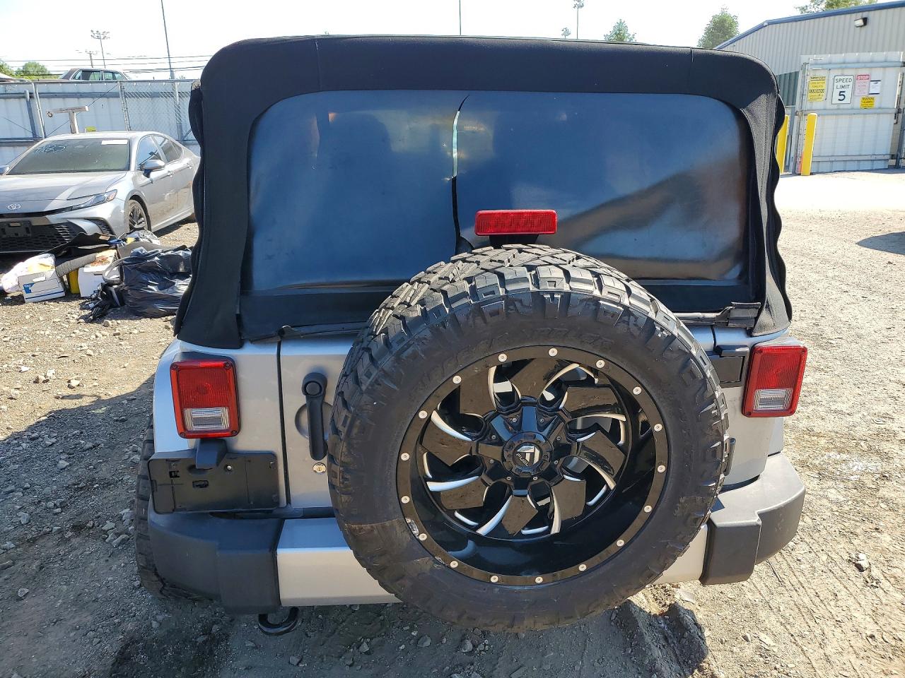 Jeep Wrangler Sahara