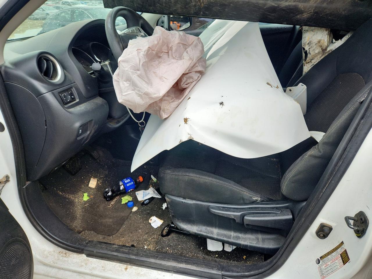 Nissan Versa 1.6 Sv