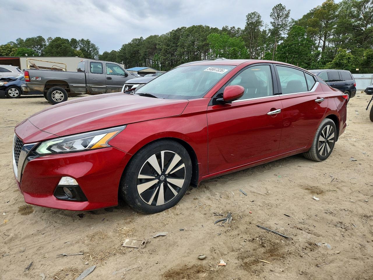Salvage Nissan Altima Image