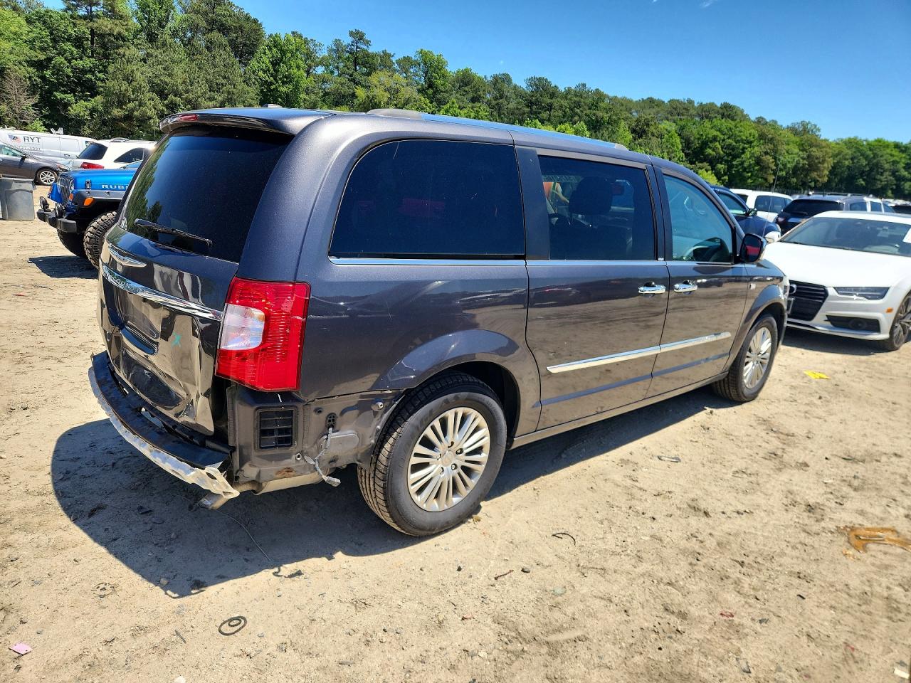Chrysler Minivan Touring L