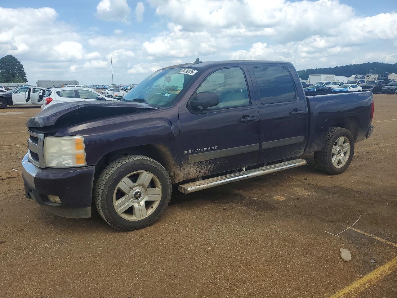 Salvage Chevrolet Silverado Image