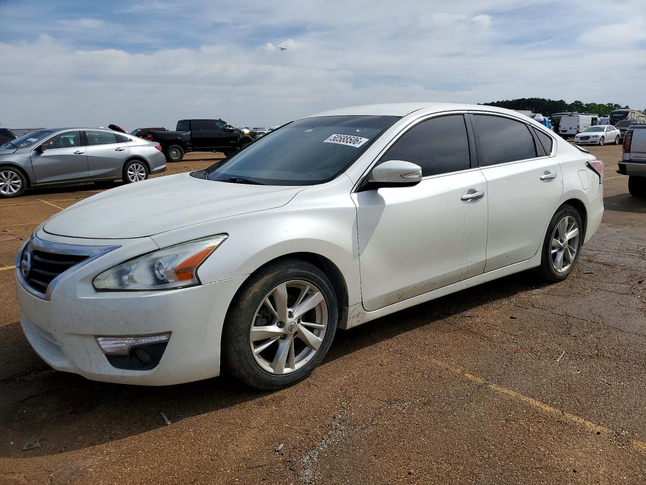 Salvage Nissan Altima Image