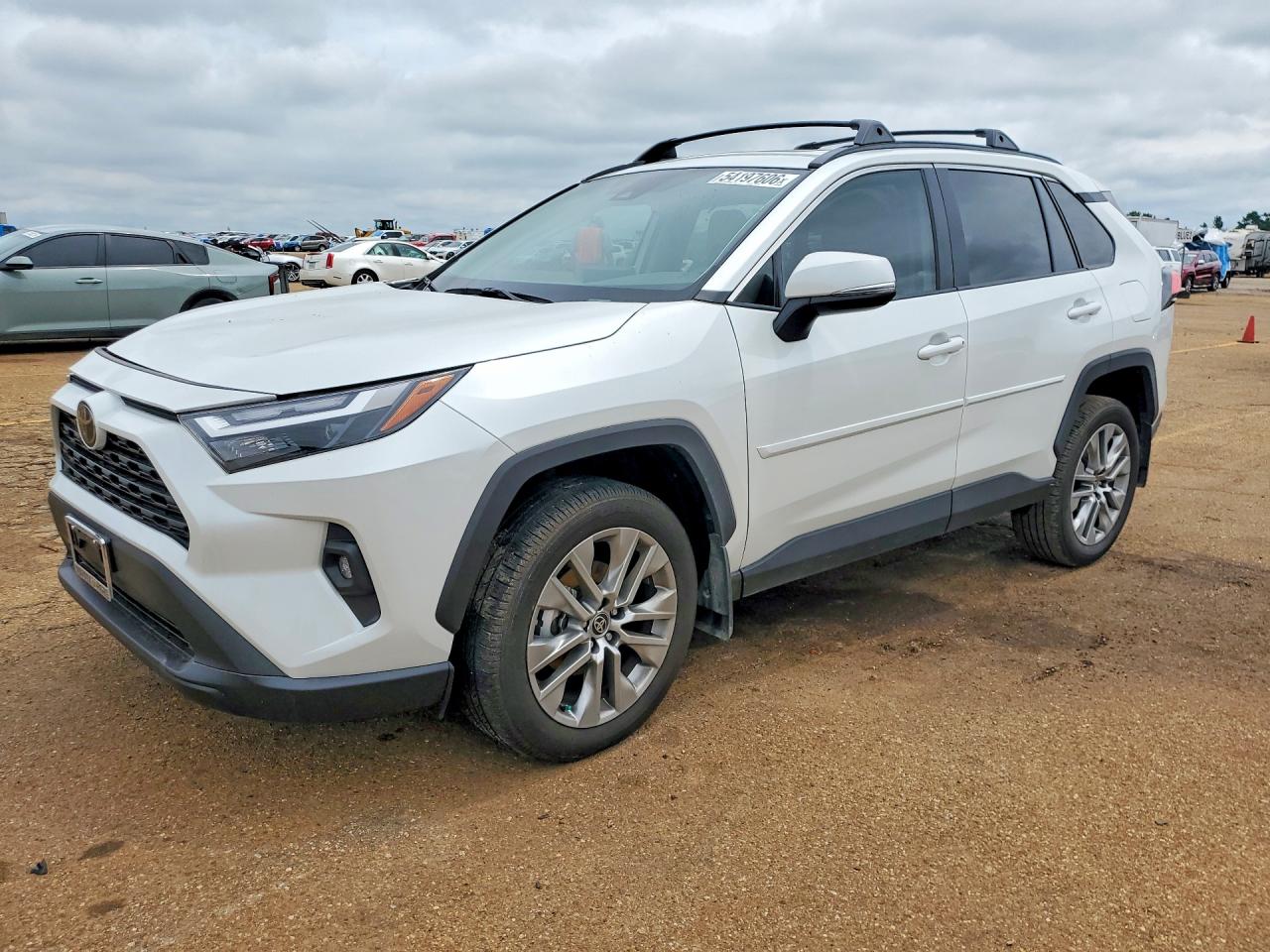 Salvage Toyota RAV4 Image