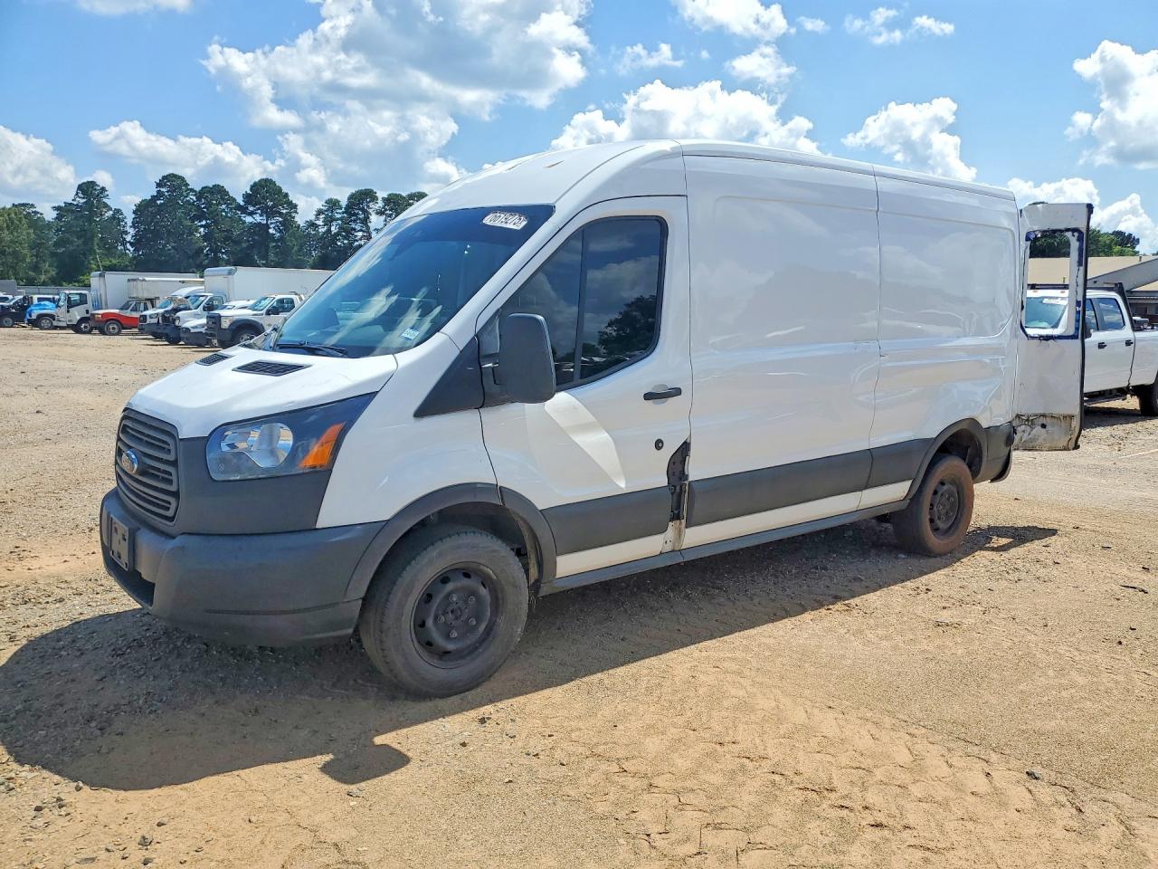Salvage Ford Transit Image