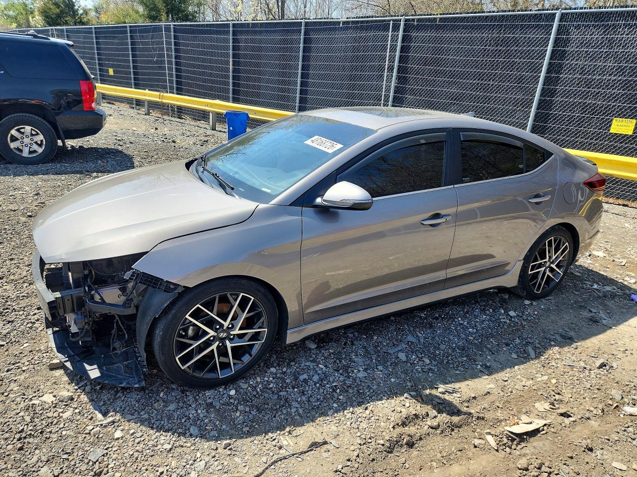 Salvage Hyundai ELANTRA Image
