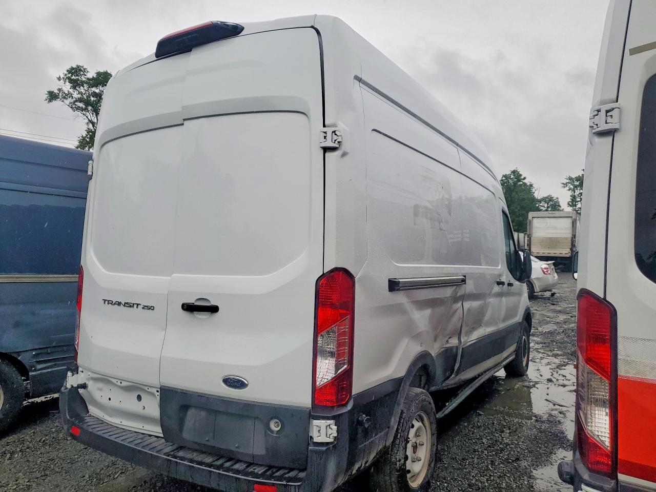 Ford Transit T-250