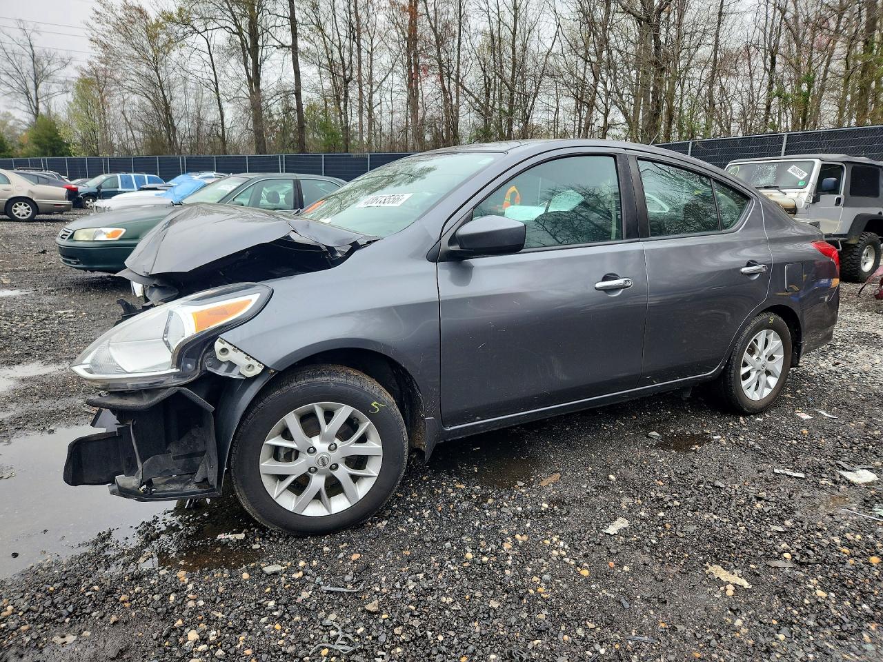 Salvage Nissan Versa Image