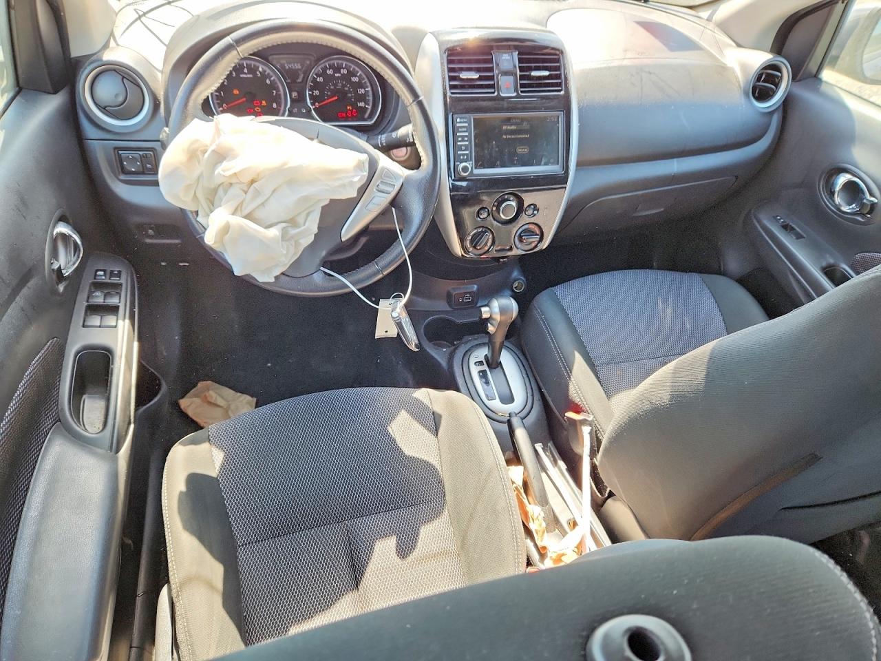 Nissan Versa Sv