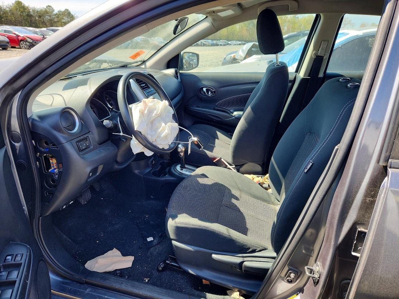 Nissan Versa Sv