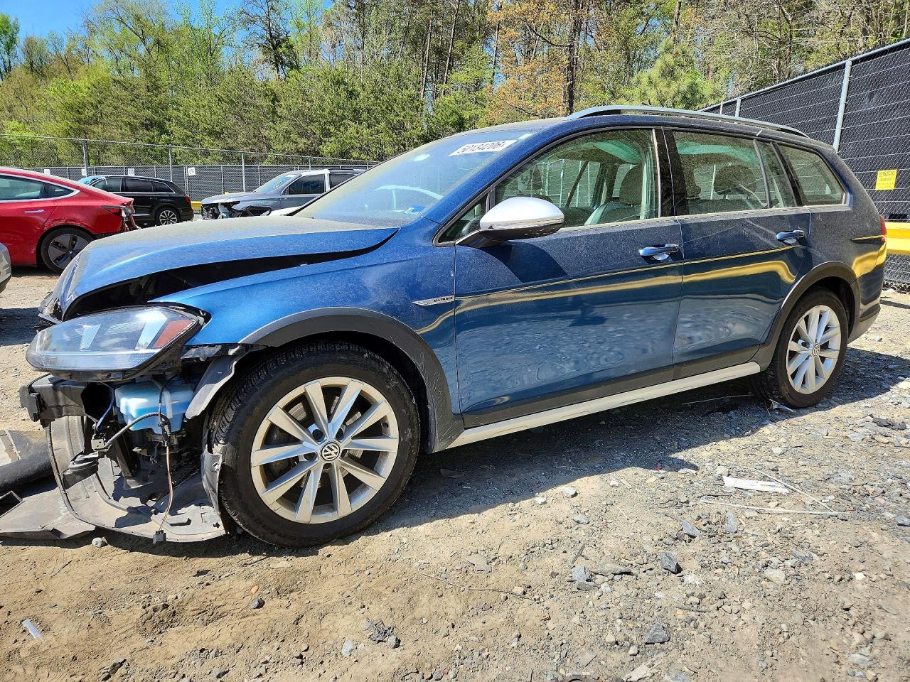 Salvage Volkswagen Golf Image