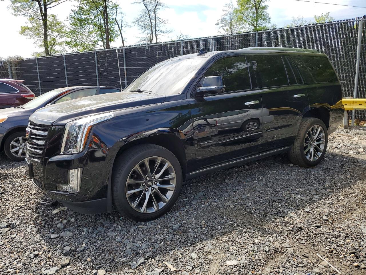 Salvage Cadillac Escalade Image