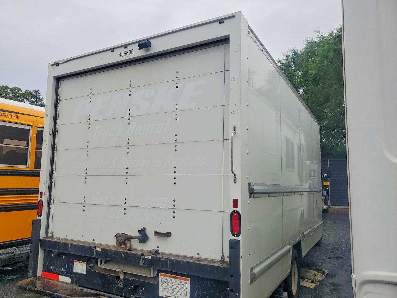 Ford Econoline E350 Super Duty Cutaway Van