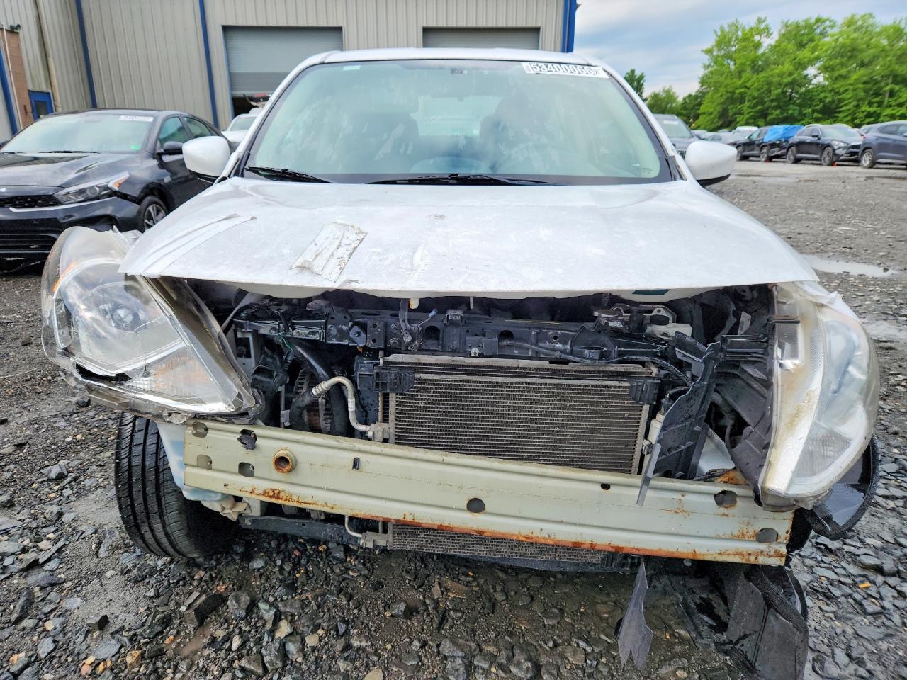 Nissan Versa Sv
