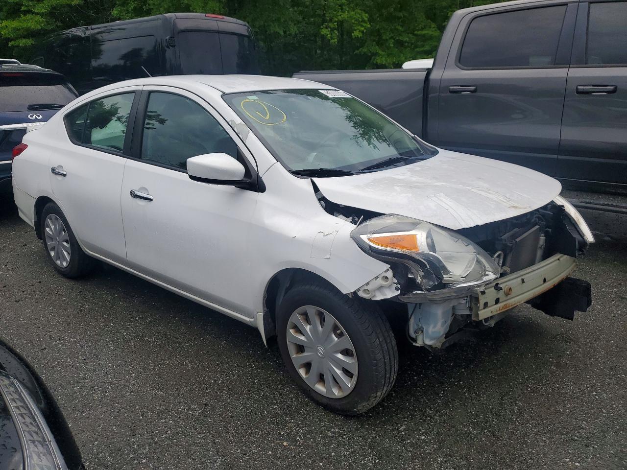 Nissan Versa Sv