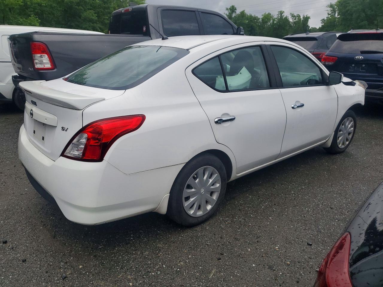 Nissan Versa Sv