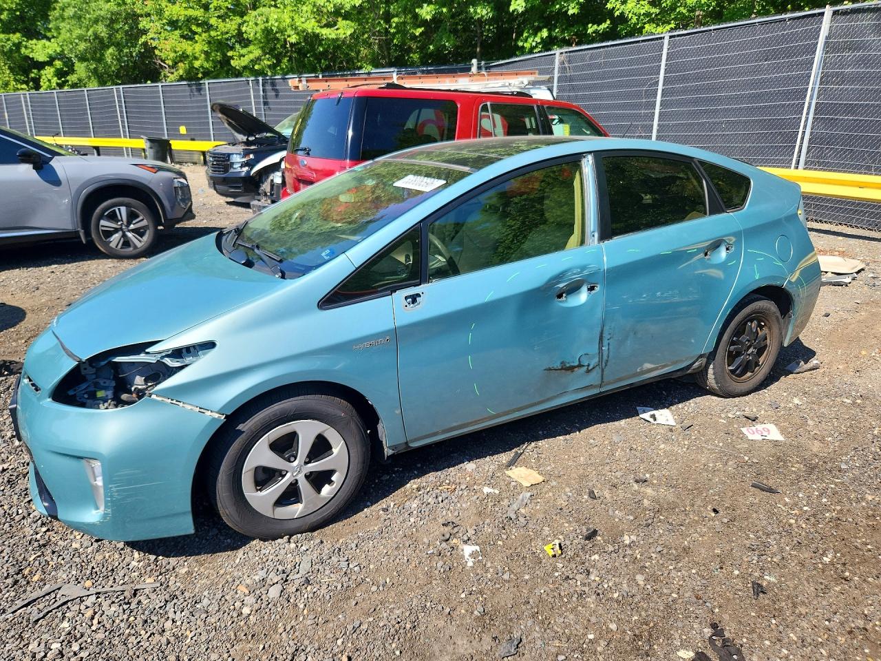 Salvage Toyota Prius Image
