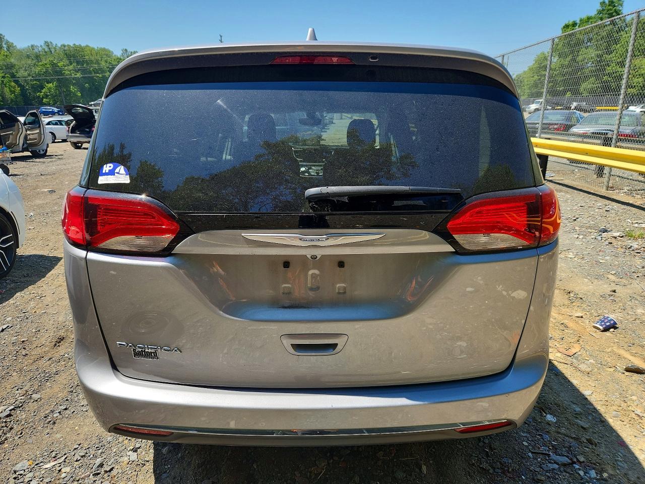 Chrysler Pacifica Touring L