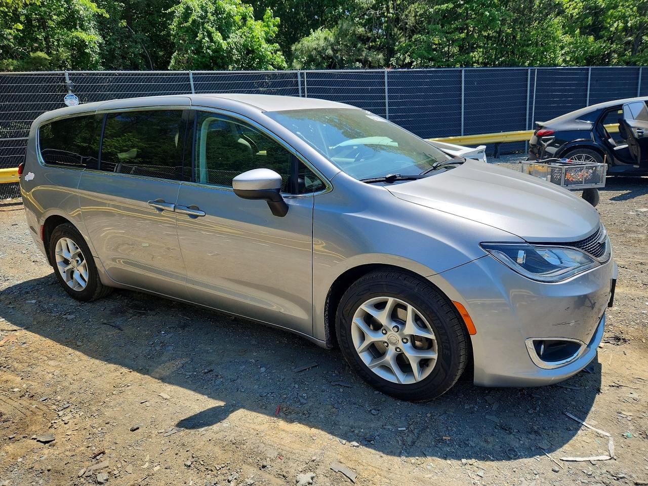 Chrysler Pacifica Touring L