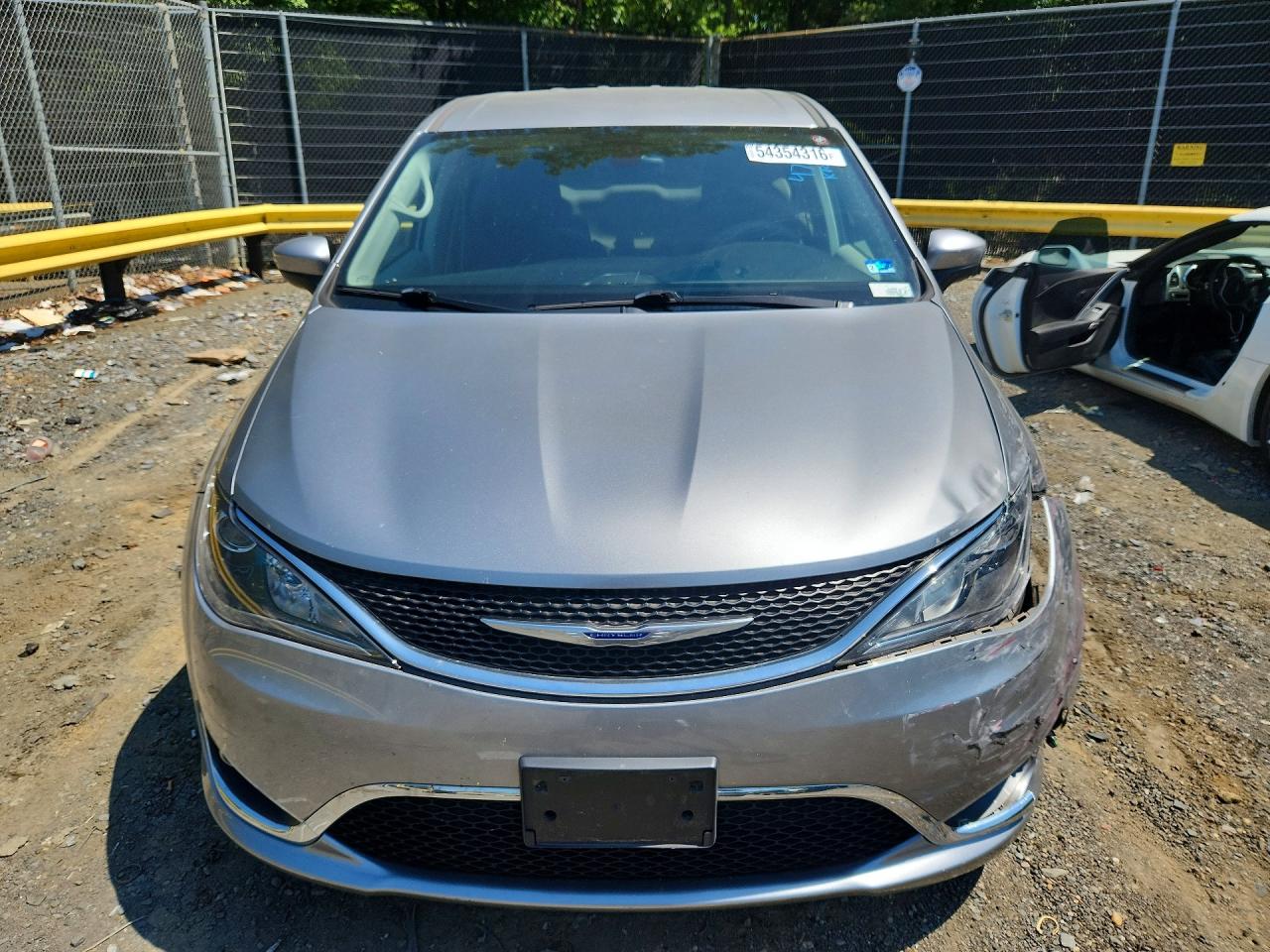 Chrysler Pacifica Touring L