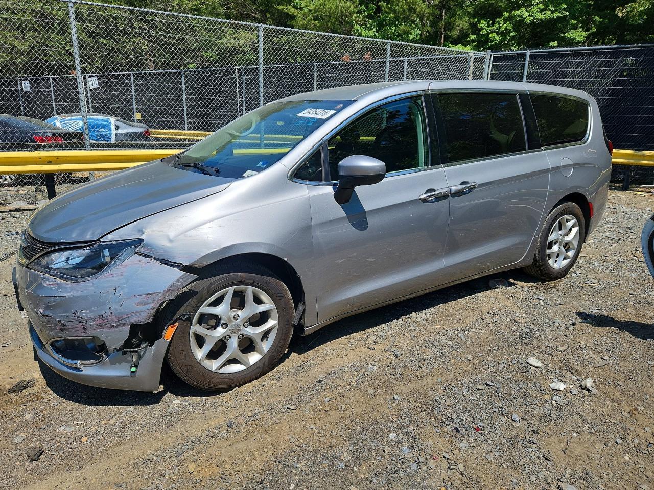 Salvage Chrysler Pacifica Image