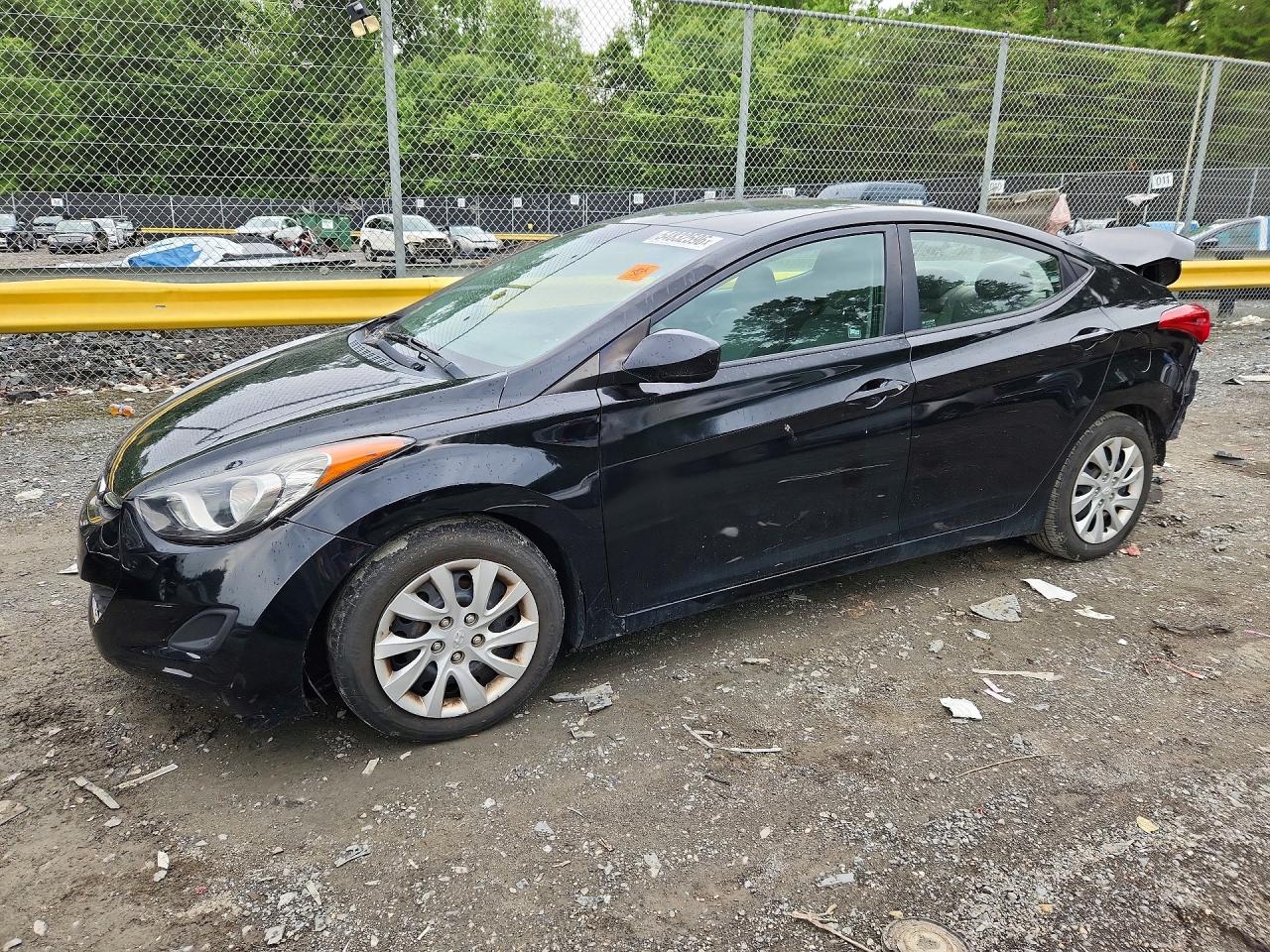 Salvage Hyundai ELANTRA Image