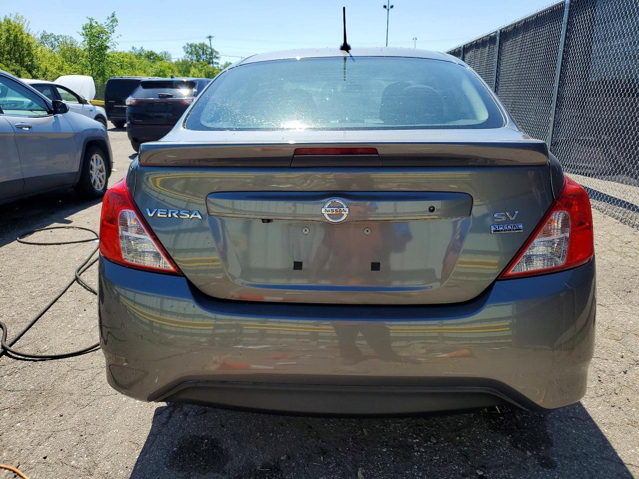 Nissan Versa Sv