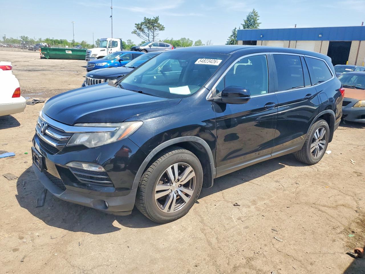Salvage Honda Pilot Image