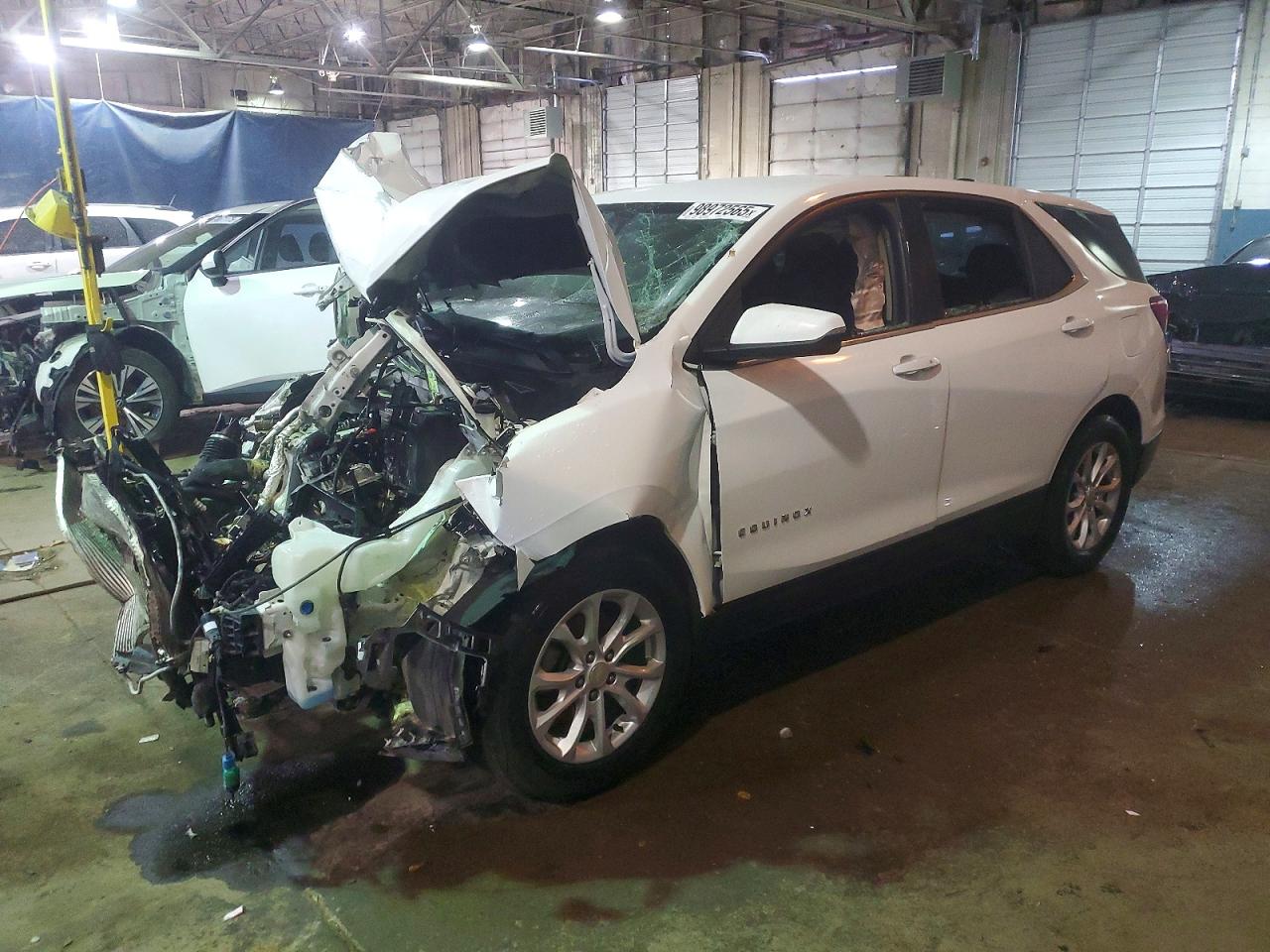 Salvage Chevrolet Equinox Image
