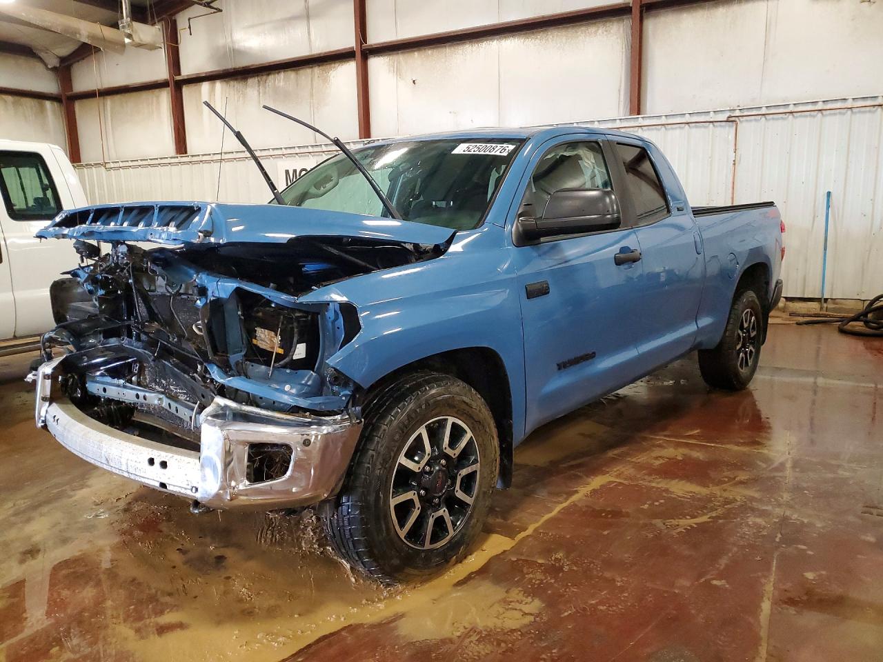 Salvage Toyota Tundra Image