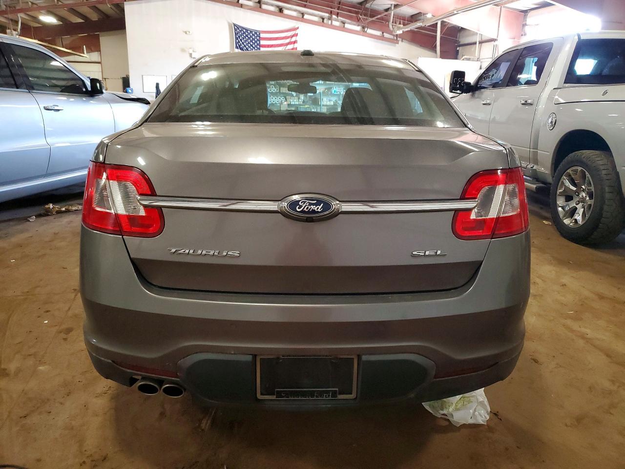 Ford Taurus Sel
