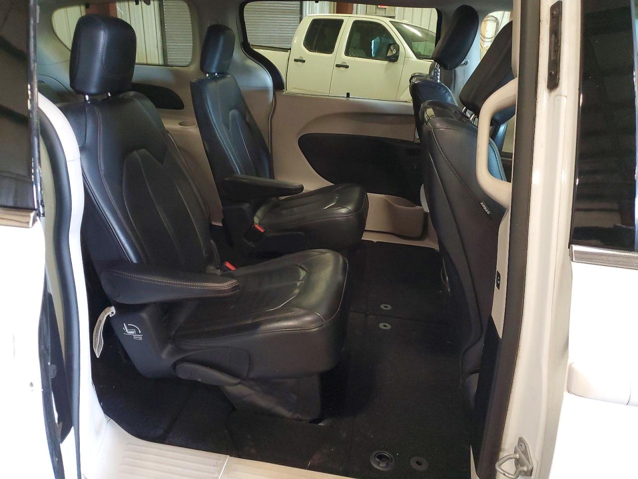 Chrysler Pacifica Touring L Plus