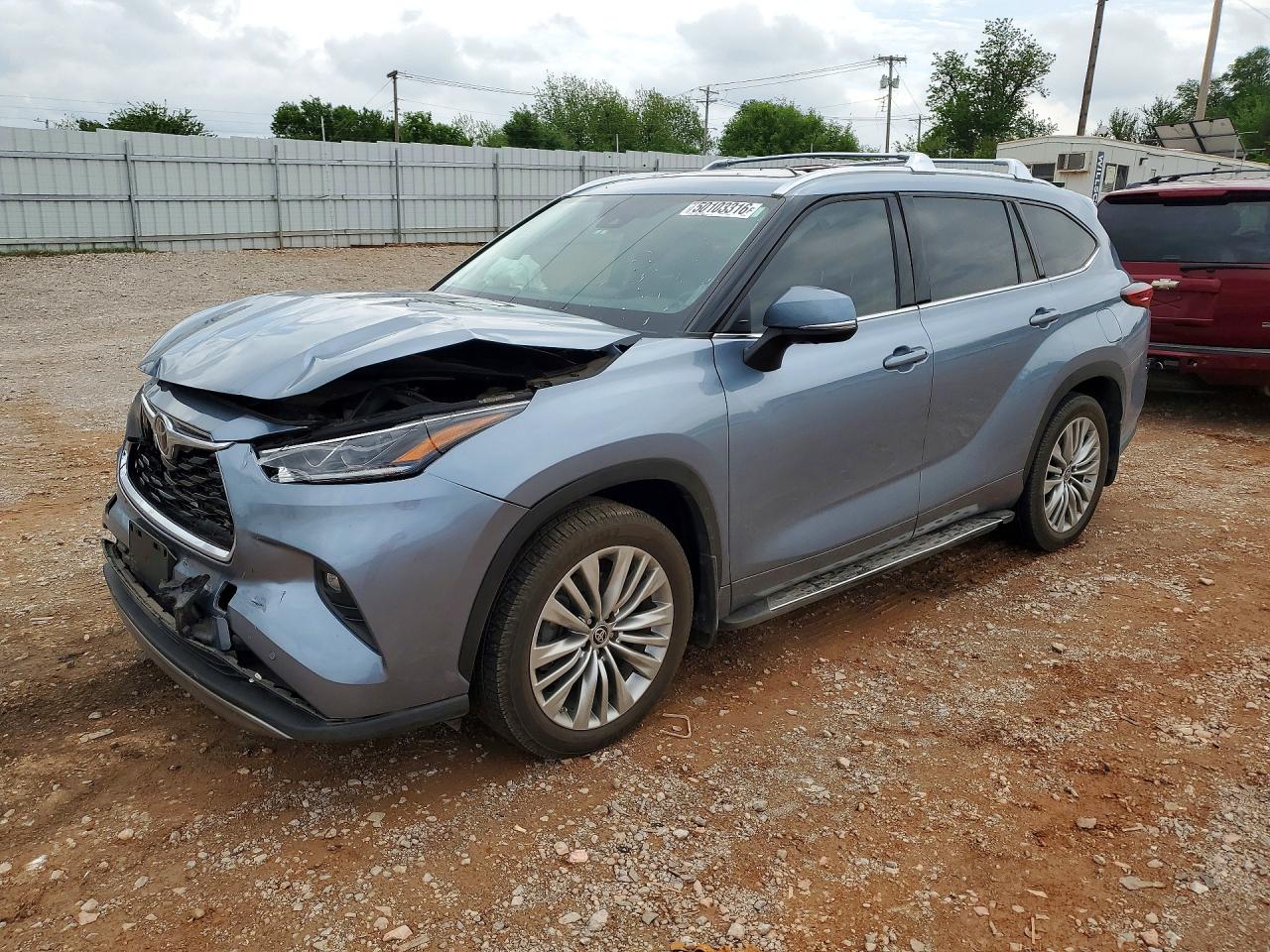Salvage Toyota Highlander Image