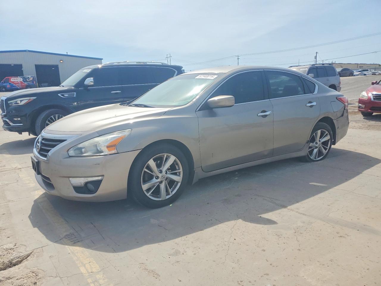 Salvage Nissan Altima Image