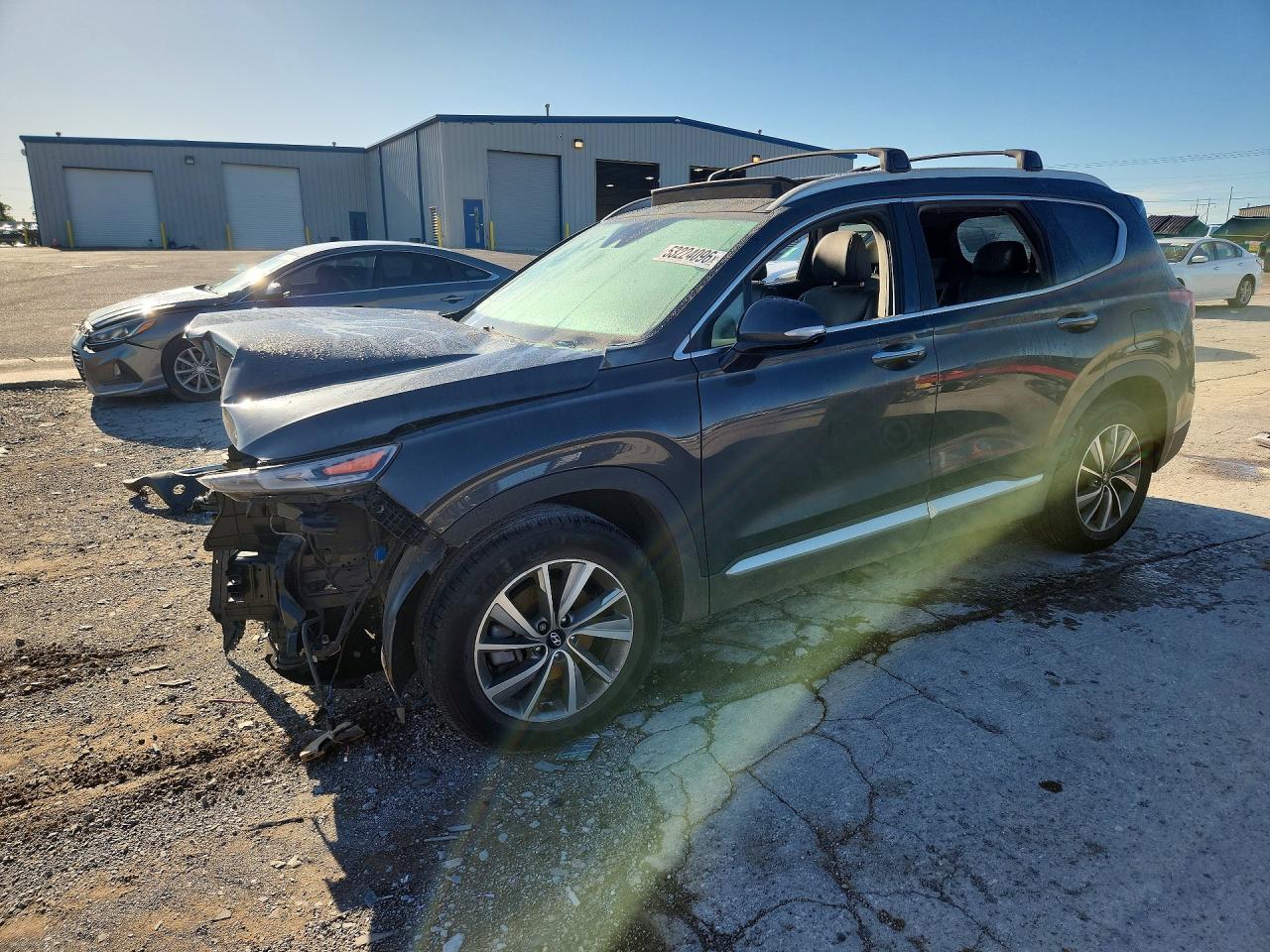 Salvage Hyundai SANTA FE Image