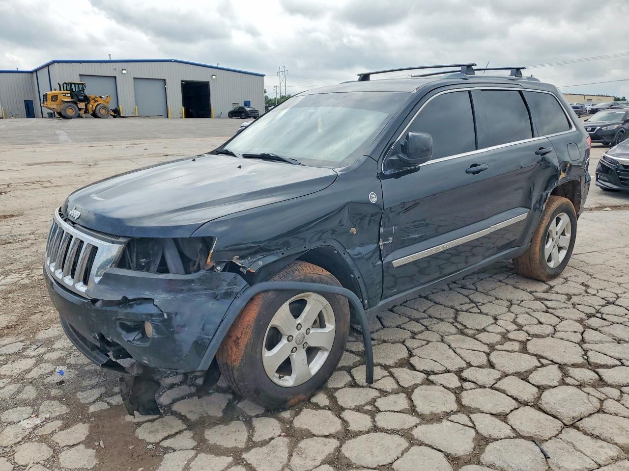 Salvage Jeep Grand Cherokee Image