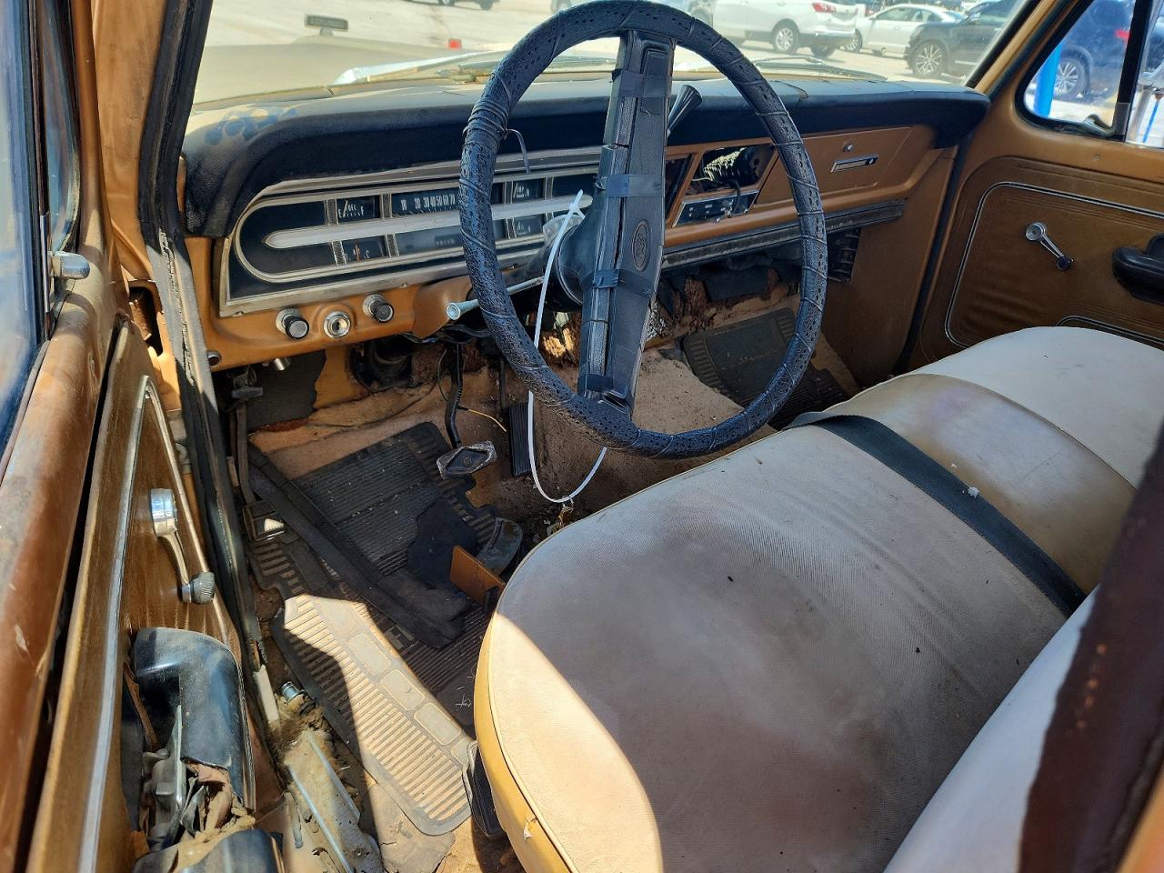 Ford F-100