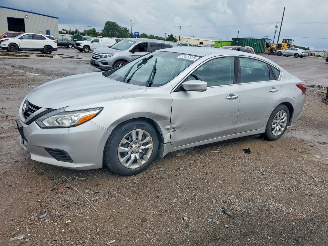 Salvage Nissan Altima Image