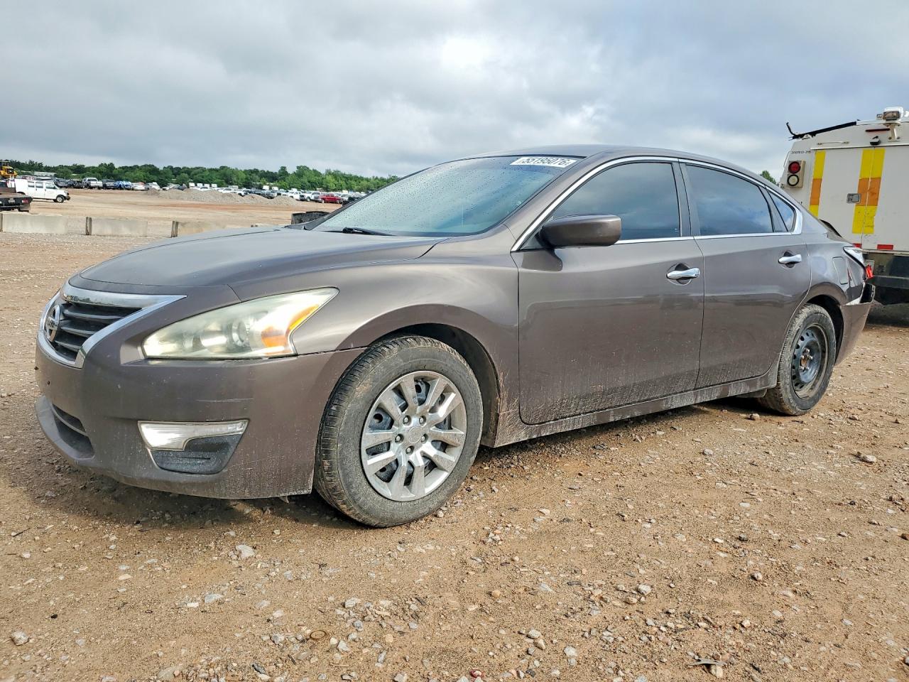 Salvage Nissan Altima Image