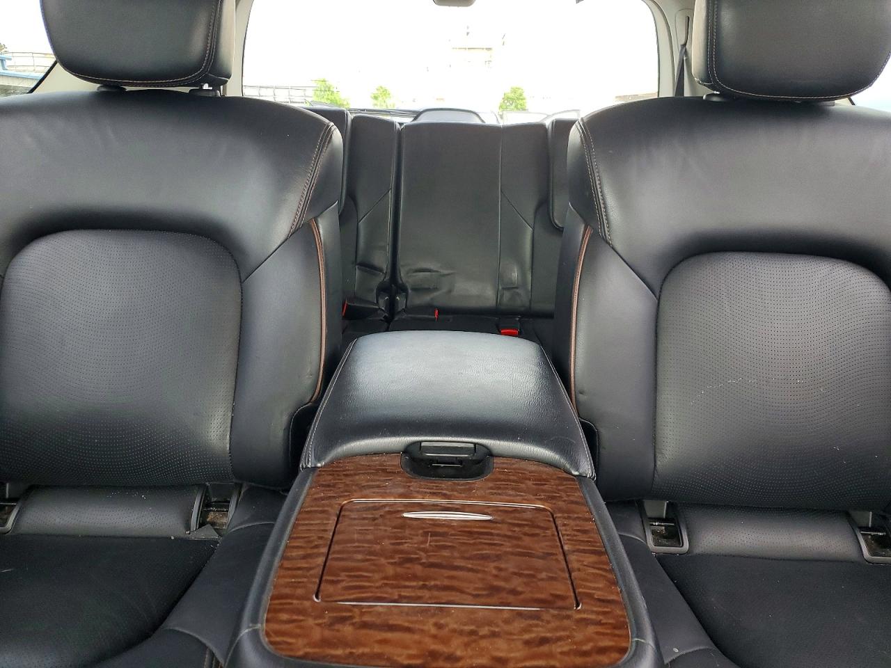 Nissan Armada Platinum